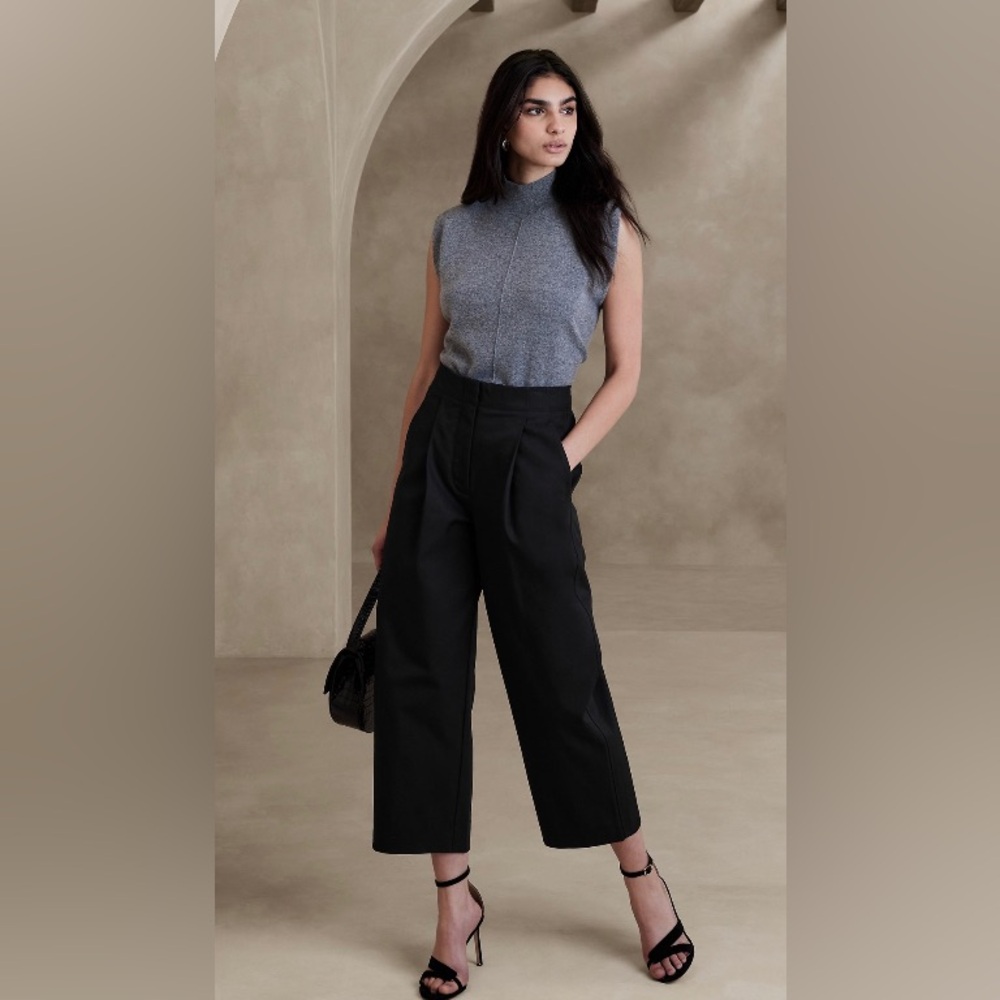 Banana Republic Black Wide Leg Pants Size 2